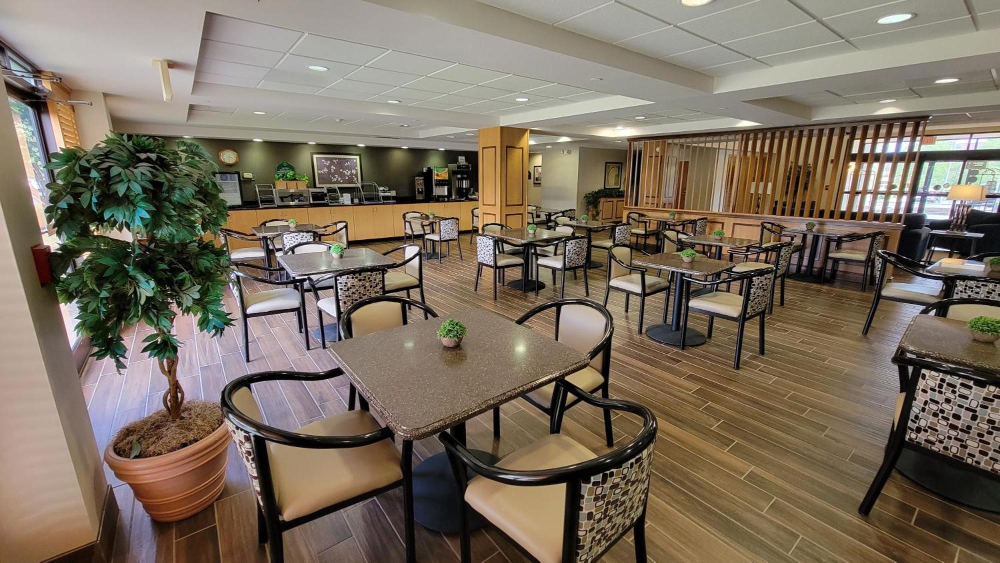 Independent Sphc Cross Creek Inn & Suites Fayetteville Exterior foto